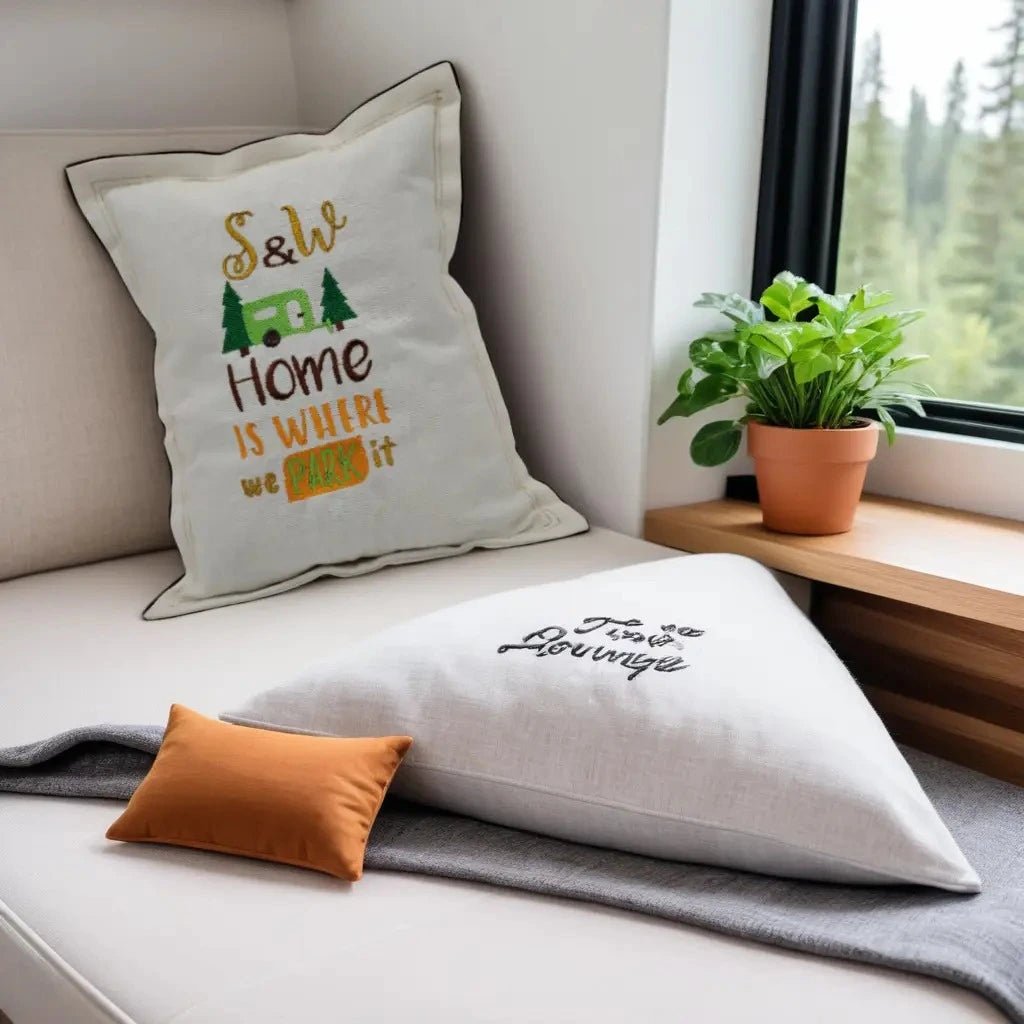 Perfekte Geschenkidee für Camper – Personalisierbare Kissen für Caravan-Lifestyle