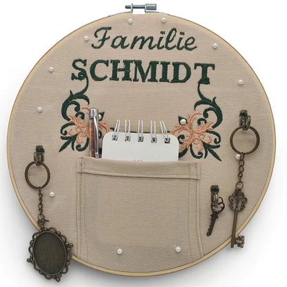 Personalisierter Stickrahmen – Schlüsselhaken, Notizhalter und spezielles Design aus Baumwollstoff