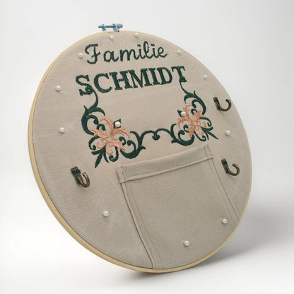 Personalisierter Stickrahmen – Schlüsselhaken, Notizhalter und spezielles Design aus Baumwollstoff