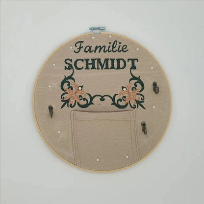 Personalisierter Stickrahmen – Schlüsselhaken, Notizhalter und spezielles Design aus Baumwollstoff